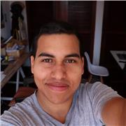 Profesor de computación basica para personas mayores